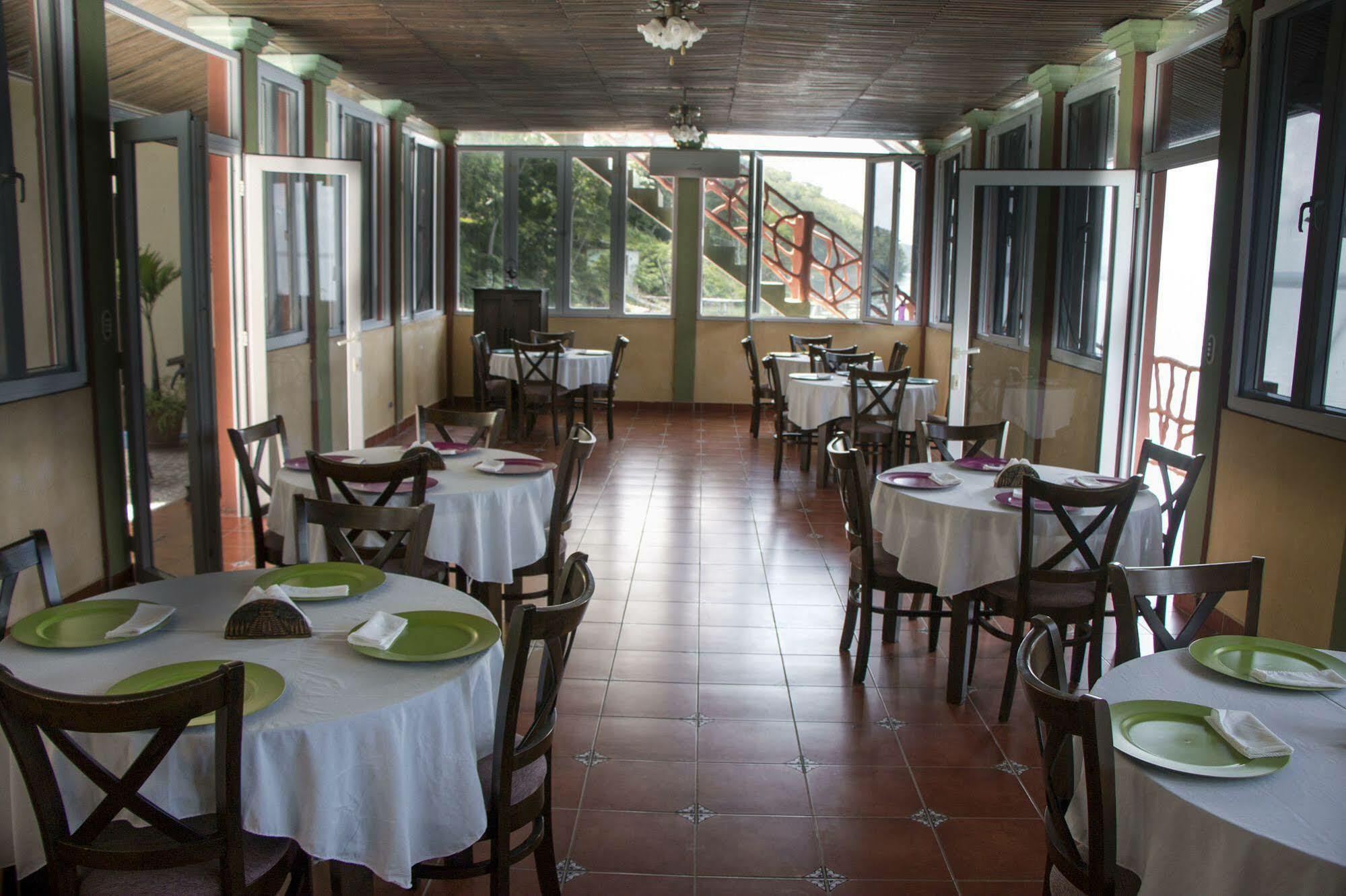 Hotel Ribiera Del Lago Peten Itza San Roman Exterior foto