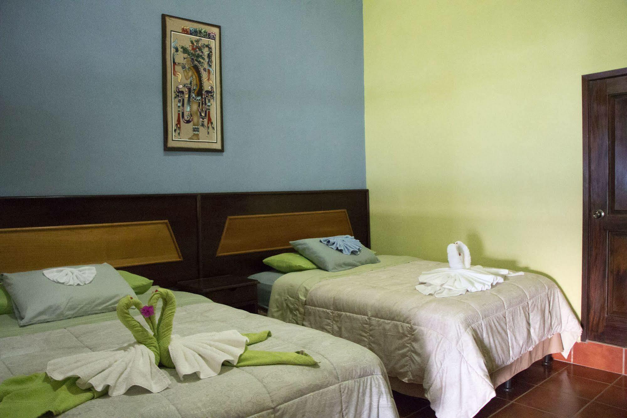 Hotel Ribiera Del Lago Peten Itza San Roman Exterior foto